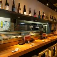 ネタケースを見ながら、あれこれと選ぶワクワク感。ふたりで選べば、期待も倍増するはず。笑顔の絶えないデートには、美味しい食事と居心地の良い料理店は欠かせません。