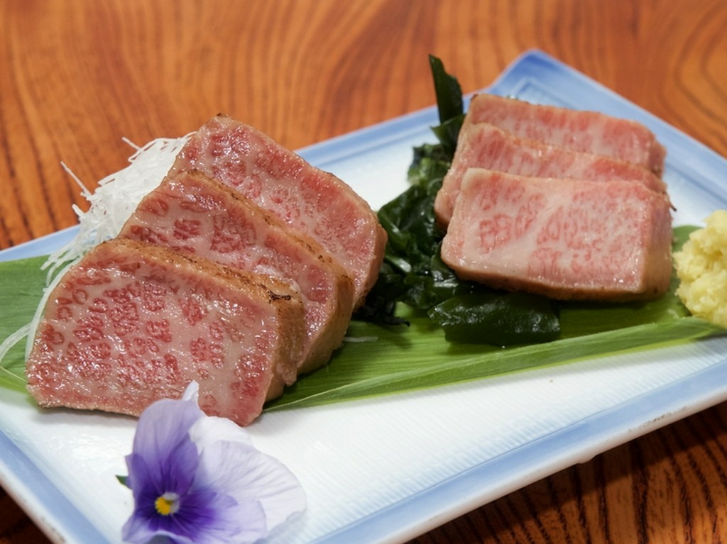 『A5ランク！　宮城県産仙台牛あぶり＆岩手県産前沢牛あぶり　盛り合わせ』