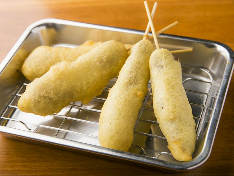 自家製の生地を使ってあげるふわふわ串揚げ
