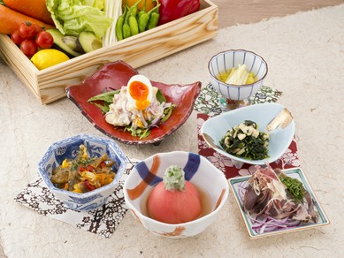 優しい味わいの料理で、身体が癒される女子会を