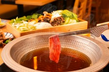 おかかの身体に優しい自慢の出汁と、人気の野菜食べ放題コースをご用意しました。
