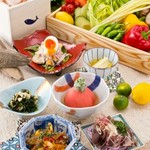 おかかの身体に優しい自慢の出汁と、人気の野菜食べ放題コースをご用意しました。