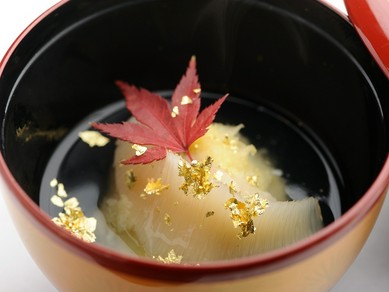 特製出汁がしみわたる至福『ふぐとフカヒレの餡掛け』