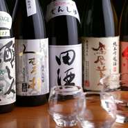プレミアムな日本酒や入手困難な日本酒から定番銘柄まで、豊富なラインナップの日本酒。季節毎に変わる充実の品揃えです。旬食材を使った和洋折衷料理とのペアリングは、食のおいしさを更に引き立てます。