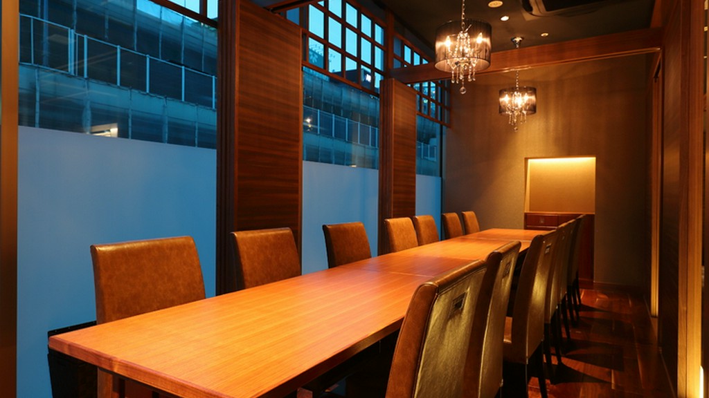 個室空間で上質な一時を。ビジネスシーンの接待や会食に最適