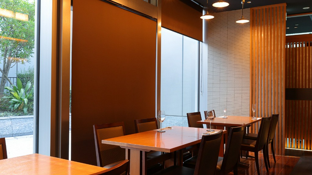 スタイリッシュでモダンな空間で、旬と粋を楽しむダイニング