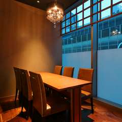 洗練された空間で、和洋折衷の上質な味わいを堪能