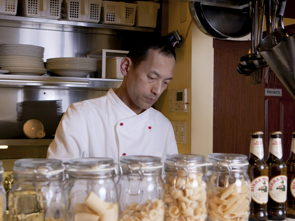 おいしい料理とワイン、接客でおもてなし