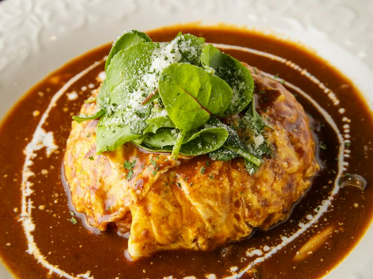 男女を問わず人気を誇る自慢の洋食『シェフ特製on℃オムライス』