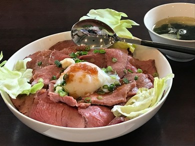 ローストビーフ丼（ビッグサイズ）