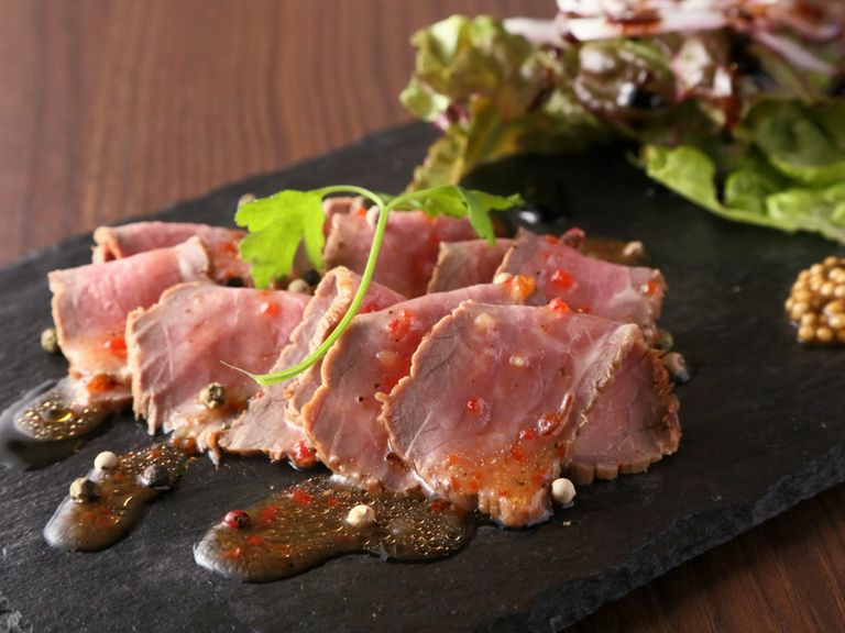 スコッチ・ウイスキーがほんのり薫る大人の味『ローストビーフ』