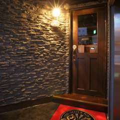 温かみのある落ち着いたエントランス