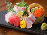 レアな鮮魚も味わえる『本日のお造り盛り合わせ』