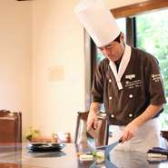 せっかく来ていただいたお客様には、楽しい時間をお過ごしいただけるよう、心地良い雰囲気づくりを心掛けております。「また来たい」と思っていただければ幸いです。