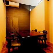 夫婦やカップルピッタリな個室があります。二人の会話を邪魔されることなく、こだわり抜かれた食材をゆっくりと楽しむことができます。夫婦やパートナーとの記念日にぴったりです。