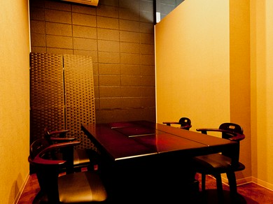 個室もあるので夫婦やカップルで大人の時間をお楽しみください