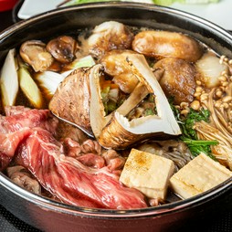 季節のイチオシ！【丹波の松茸入り】極上 三田牛・神戸ビーフすき焼きコース11,990円
