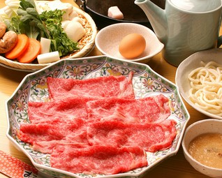 肉の旨さを余すことなく楽しむ『三田牛・神戸ビーフ尽くしすき焼き　8,580円(税込)コース』
