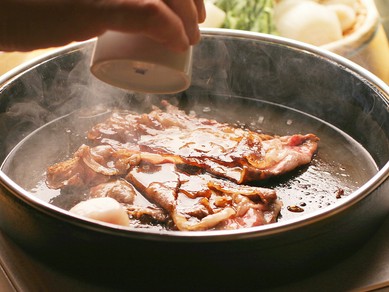 店主や女将が、一番美味しい食べ方で三田牛・神戸ビーフを調理