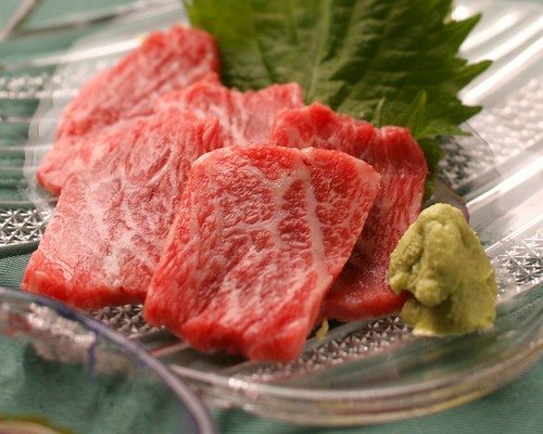 丹精込め肥育されたA-4クラス以上の「三田牛・神戸ビーフ」