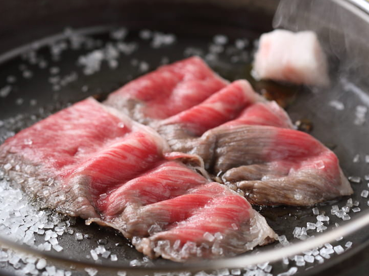 <Sukiyaki> Premium Sanda Beef and Kobe Beef Sukiyaki Course 6,380 yen (tax included)