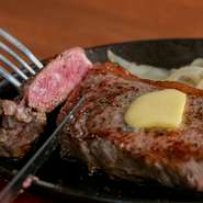 ＵＳアンガス牛のサーロイン！
柔らかくジューシーな肉質で程よい霜降り肉です。
150g→1350円