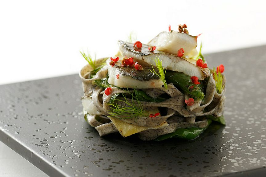 本場イタリアの郷土料理に、シェフの気配りを加えた皿が集う