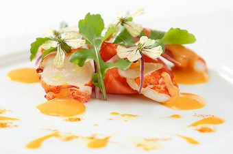 伊勢エビを使った贅沢な前菜『アラゴスタ・アッラ・カタラーナ』