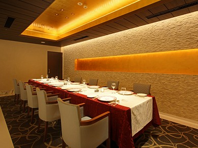 接待・会食などには10名用の個室でプライベートな空間を確保