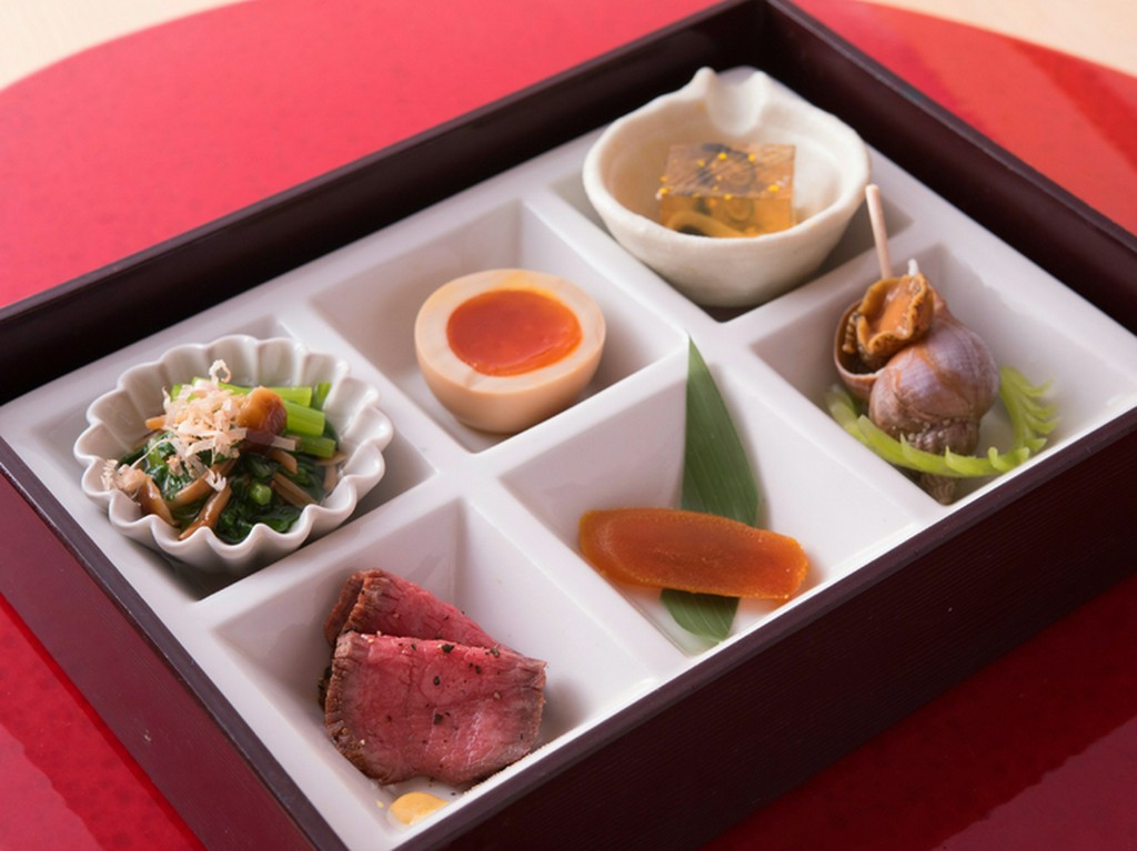 大切な方のおもてなしにぴったりの、季節の和食と大人の空間