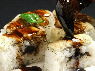 極上穴子を絶品箱寿司に。フワトロ食感の名物『穴子寿司』