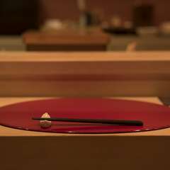 居心地のいい大人の空間で、季節の料理と好みの日本酒を