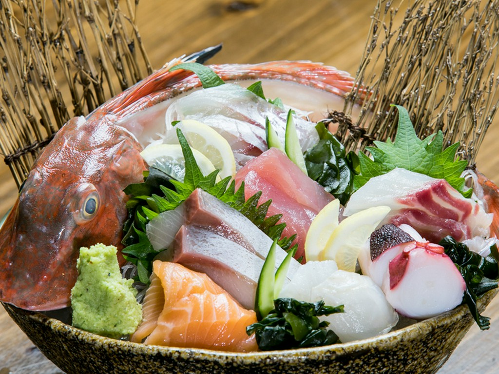 産地直送の新鮮魚介がたっぷり『黒船造里盛合せ』