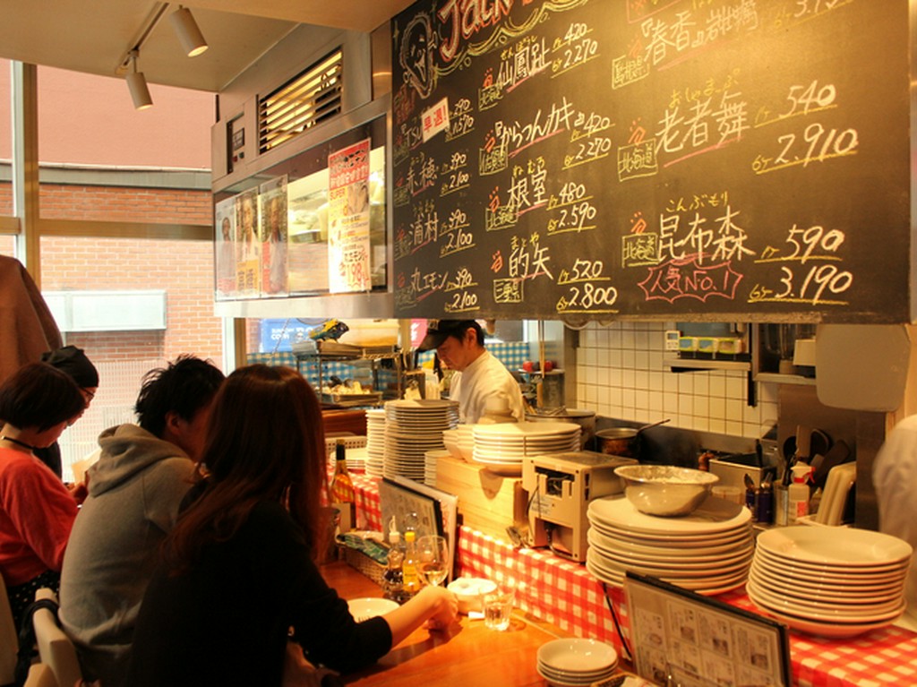 新宿の女子会もジャックポットで！生牡蠣や牡蠣に合うドリンクで