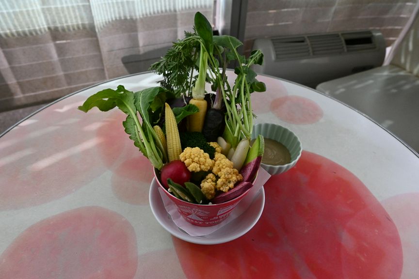 季節のお野菜のディップサラダ〜バケツスタイル〜　気まぐれソース添え