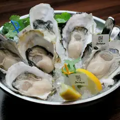 HAPPY　HOUR！生牡蠣2個とドリンクのセットで1280円(税込)！！