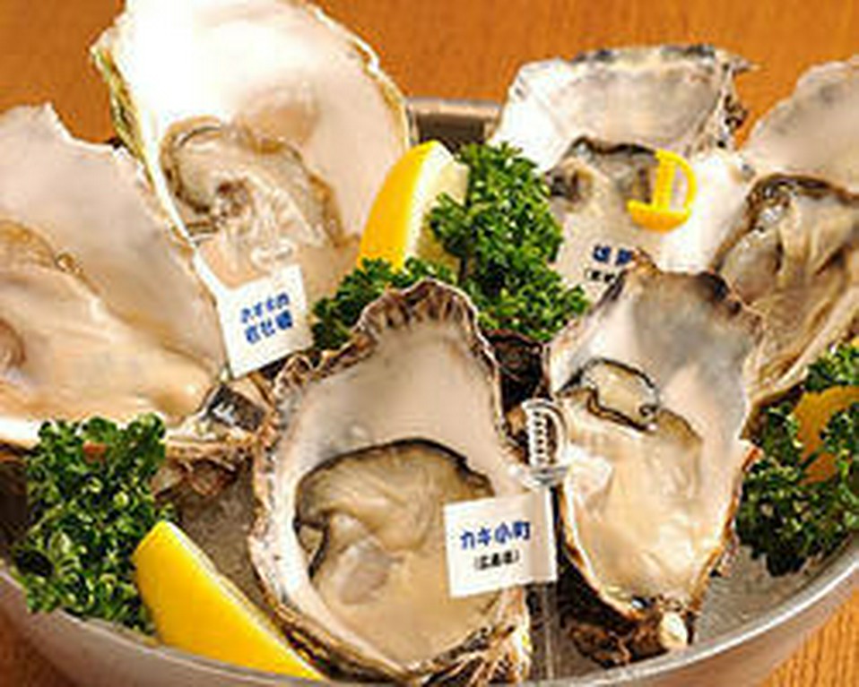 女子会もかき小屋で盛り上がること間違いなし！旬の牡蠣食べ放題