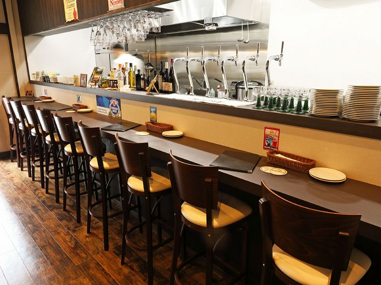 明るく楽しい雰囲気で、女性1人でも入りやすいお店