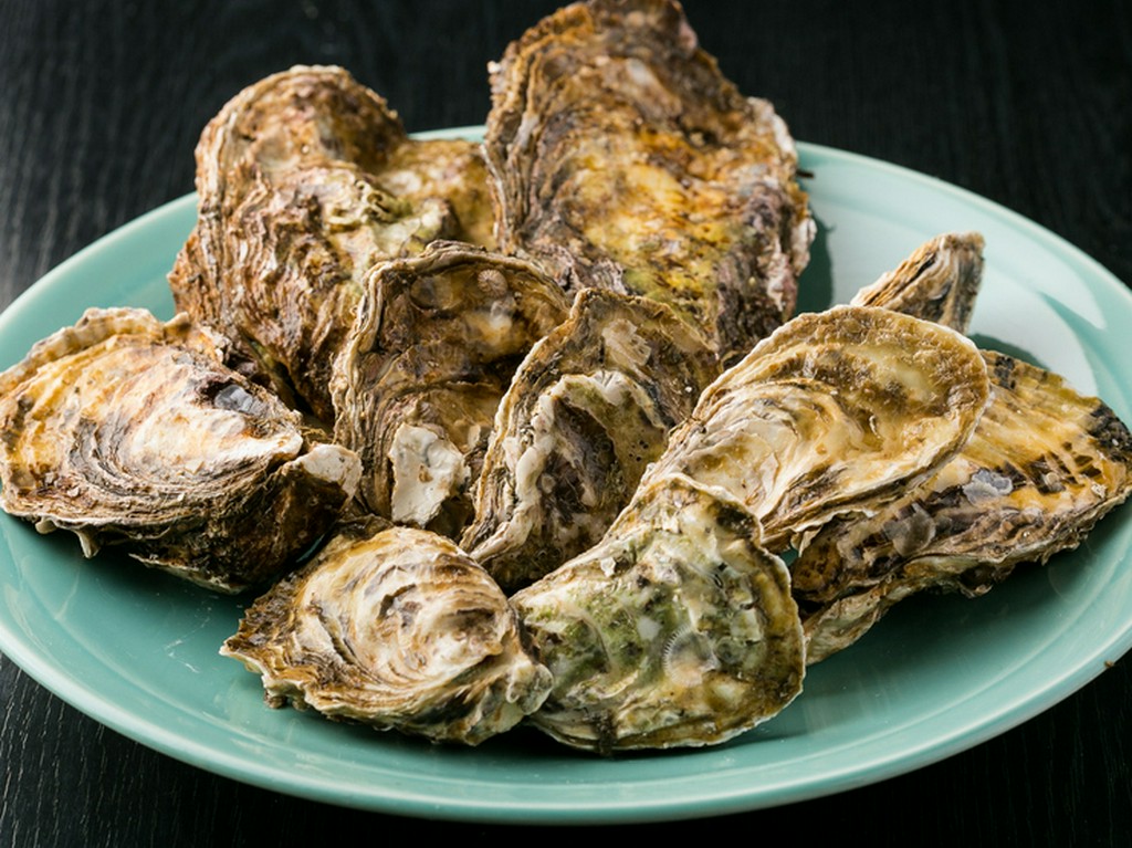 瀬戸内海の生食海域で養殖した、オリジナルの牡蠣を提供