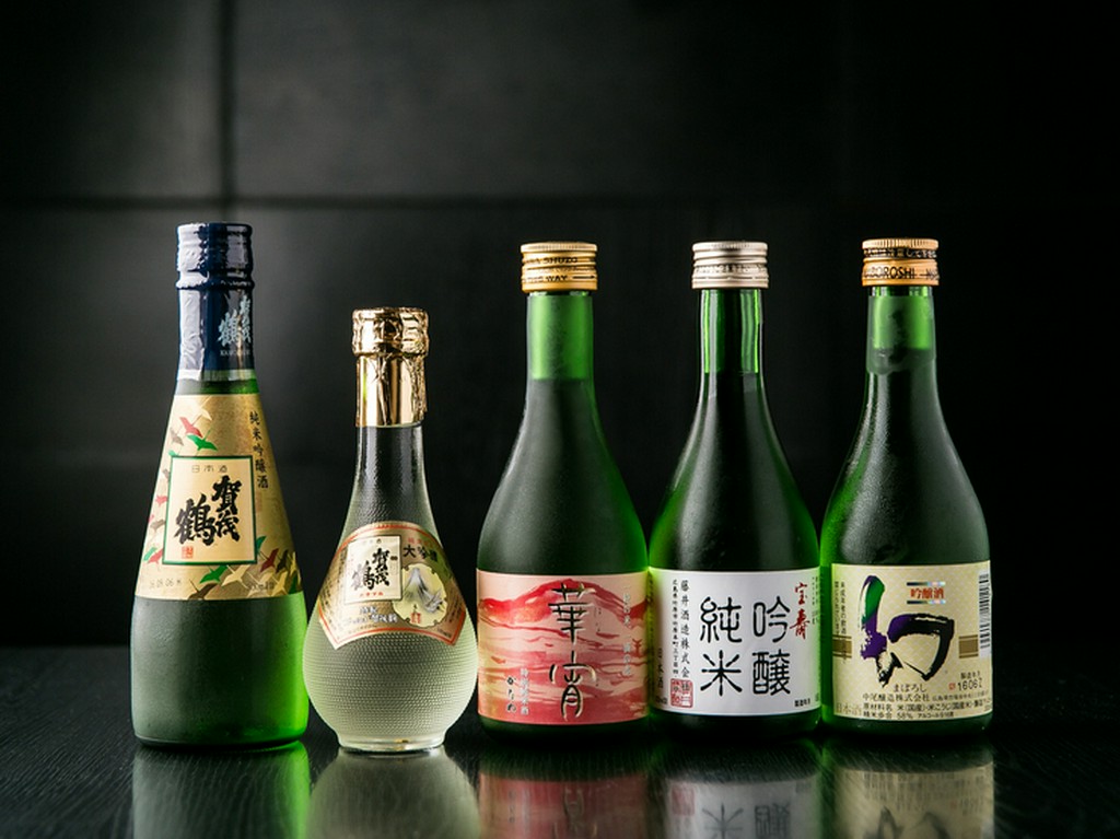 牡蠣との相性を一番に考えた、広島県産の日本酒を提供