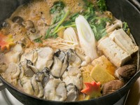 『かきの土手鍋』はぷりぷり新鮮な牡蠣を特製味噌で頂くかなわの名物