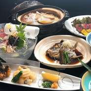 瀬戸内海で最も綺麗な海域と云われる大黒神島沖で育つ生食用の牡蠣をふんだんに使った自慢のかき料理コース