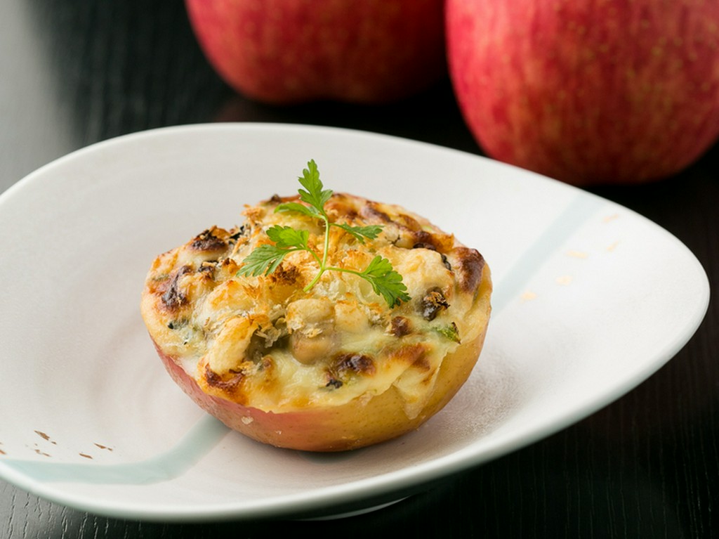 食べれば甘さが口いっぱいに広がる『カキとリンゴのグラタン』