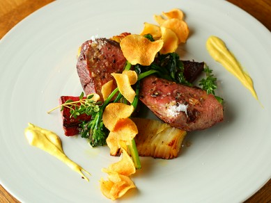 薪火で焼き上げた『ブラックアンガス・ザブトンステーキ』