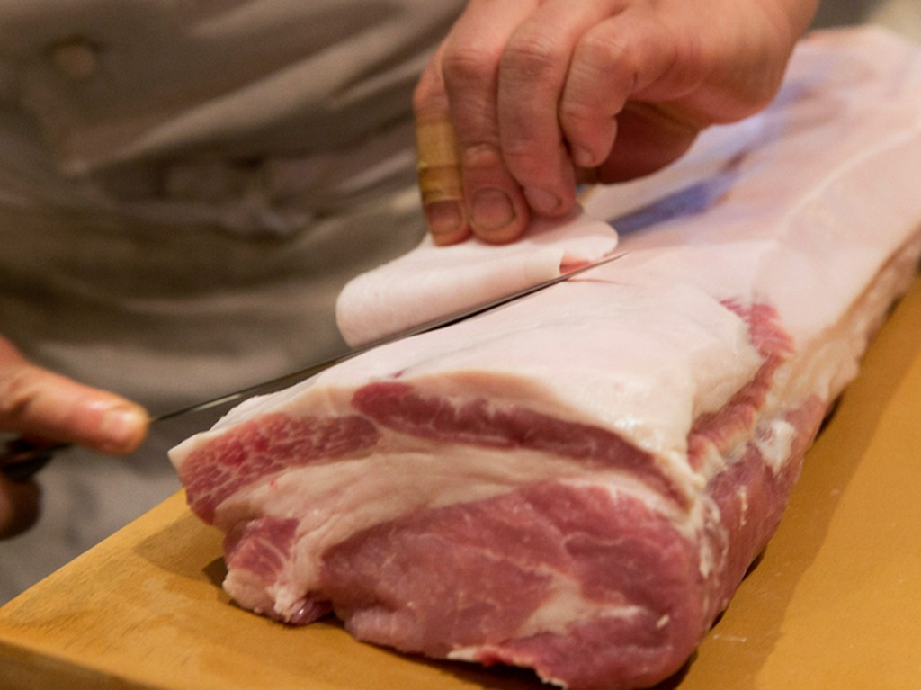 求めるのは豚肉の素直な味。国産のフレッシュな生肉を厳選
