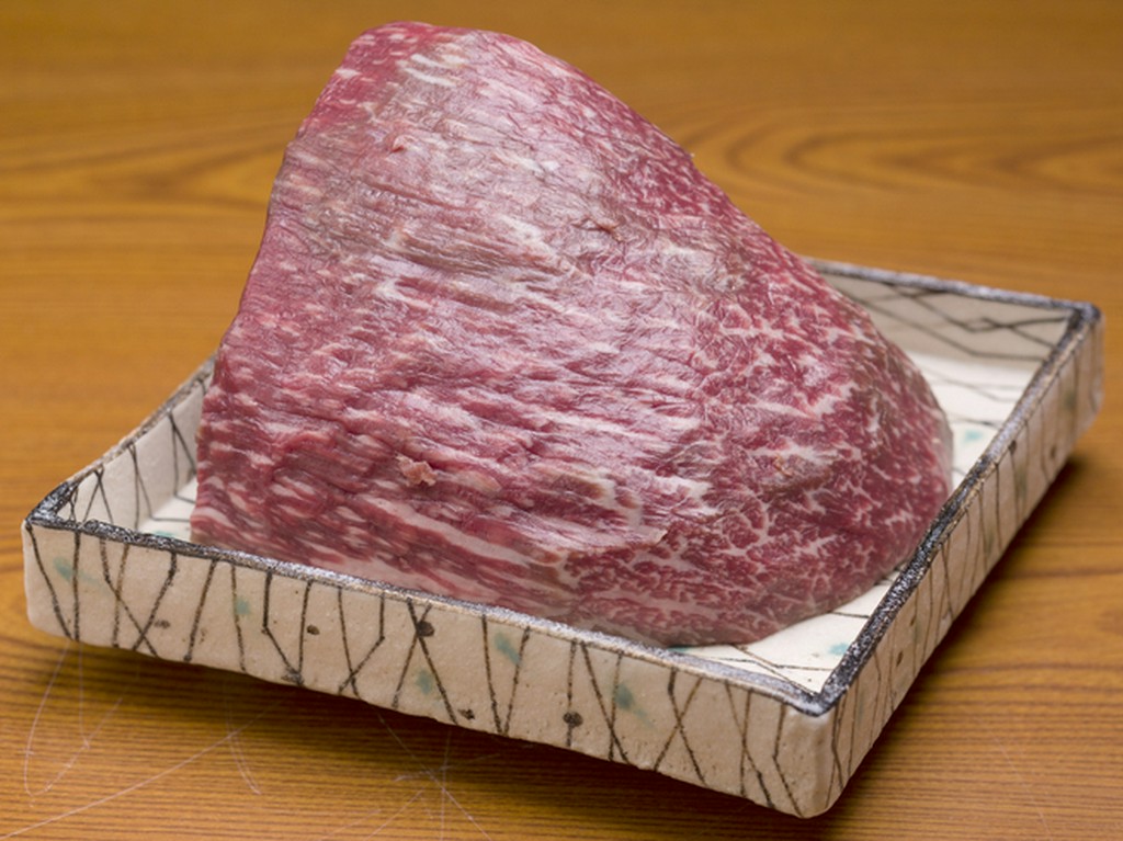 尾崎牛や東京にはあまり出回らない四国三郎牛もコースに