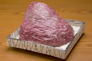 尾崎牛や東京にはあまり出回らない四国三郎牛もコースに