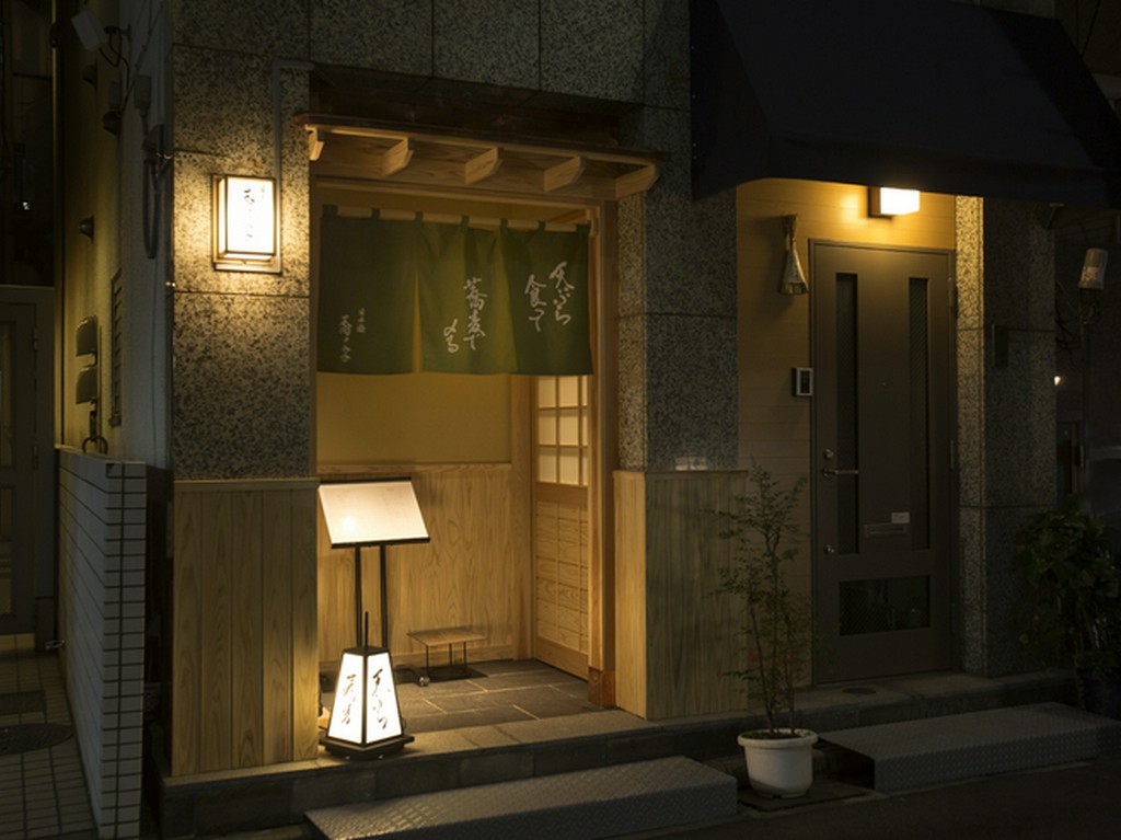 天ぷら蕎麦発祥の地に佇む、隠れ家的な雰囲気