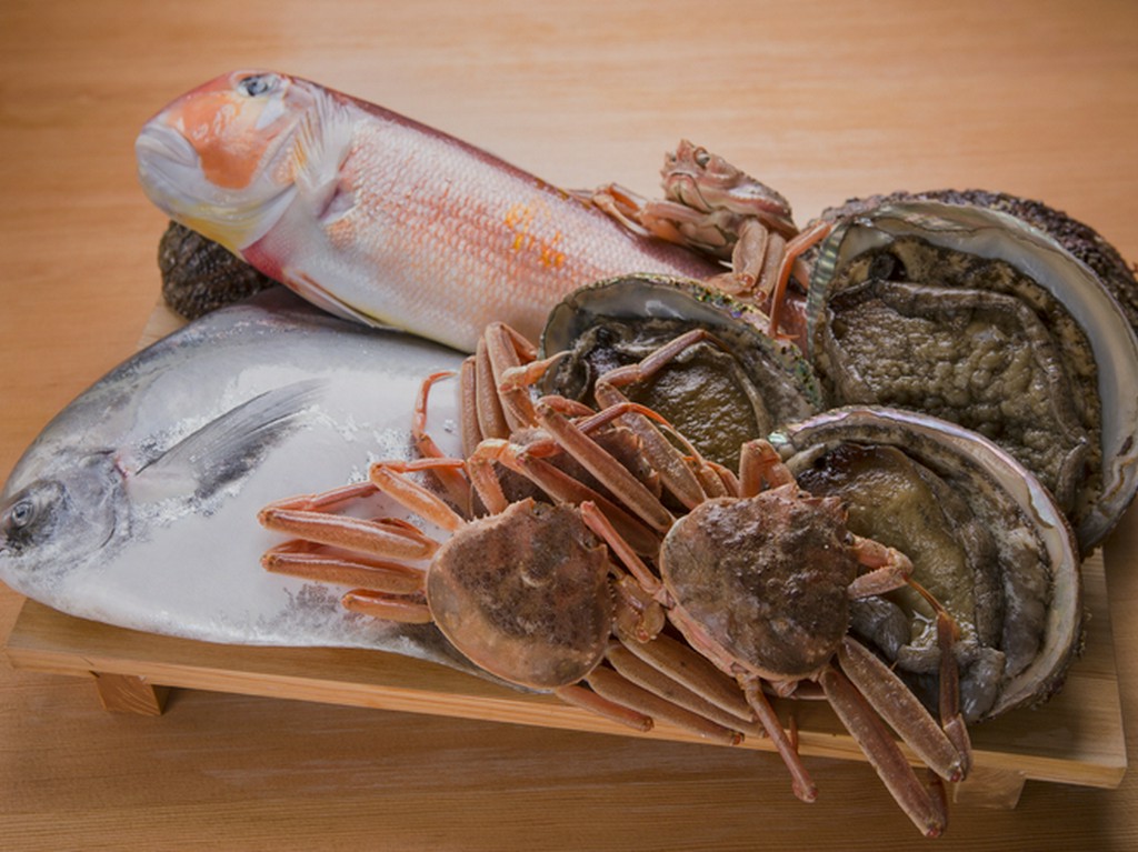 年間で焼き物に使う魚は7種のみ。産地にこだわらず旬を追う