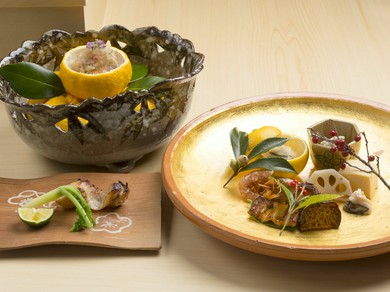 日本全国から旬の山海の幸を厳選